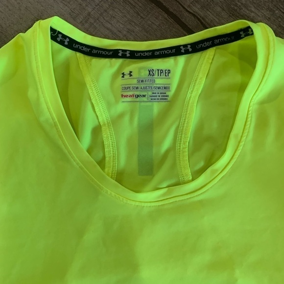 Women's Under Armour Semi-Fitted Heat Gear‎ Top - Picture 2 of 7